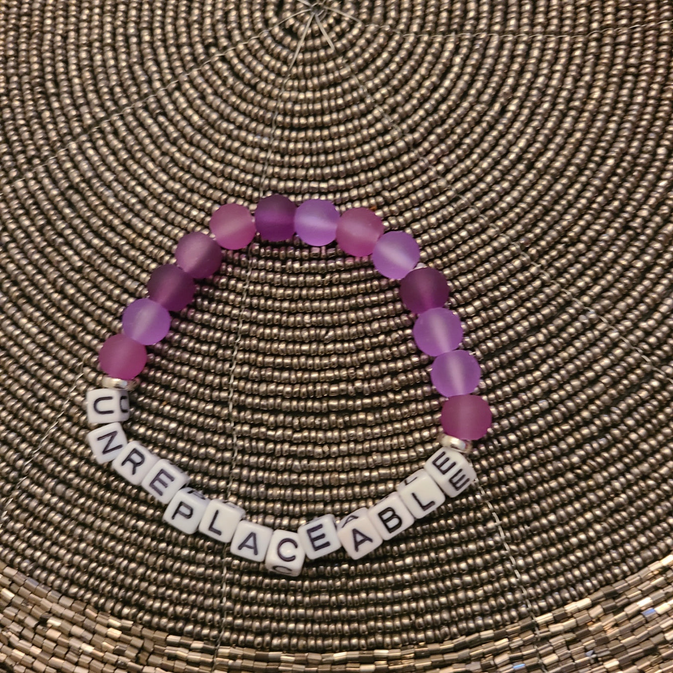 Bracelet UNREPLACEABLE - glass beads